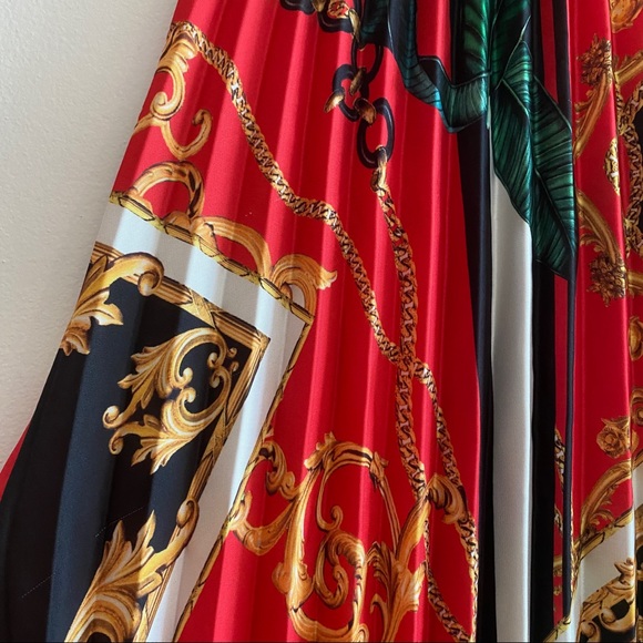 Italian Pleated Skirt with Vibrant Colors - Picture 3 of 5